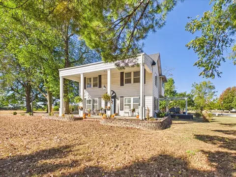 Exterior - 1115 S Locust St, Buffalo, MO 65622 photo 3 of 12