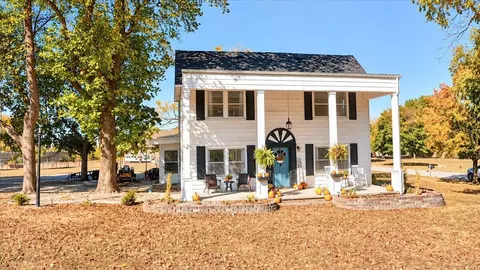 Exterior - 1115 S Locust St, Buffalo, MO 65622 photo 11 of 12