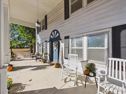 Exterior - 1115 S Locust St, Buffalo, MO 65622 photo 6 of 12