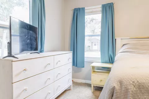 Bedroom - 1872 N Broadway Ave, Springfield, MO 65803 photo 2 of 6