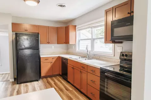 Kitchen - 1872 N Broadway Ave, Springfield, MO 65803 photo 6 of 6
