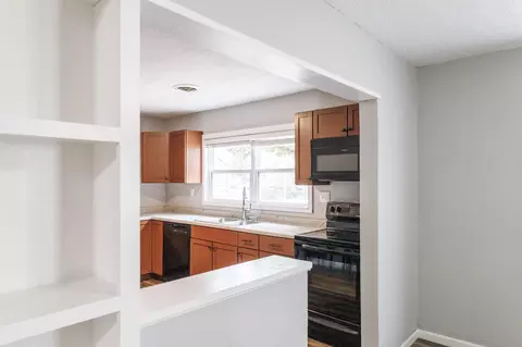 Kitchen - 1872 N Broadway Ave, Springfield, MO 65803 photo 1 of 6