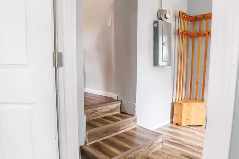 Entry Way - 1872 N Broadway Ave, Springfield, MO 65803 photo 6 of 6