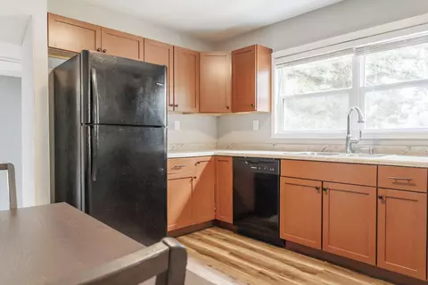 Kitchen - 1872 N Broadway Ave, Springfield, MO 65803 photo 5 of 6