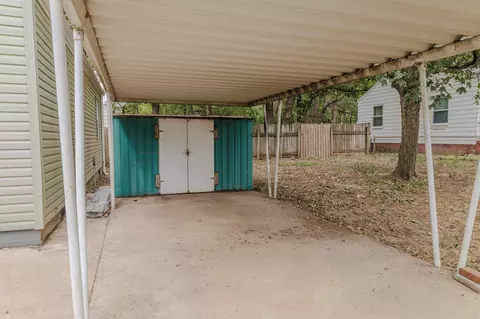 Exterior - 1872 N Broadway Ave, Springfield, MO 65803 photo 6 of 7