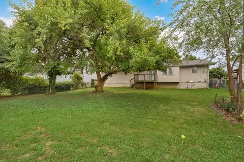 Exterior - 2653 W Blackburn Dr, Springfield, MO 65807 photo 8 of 10