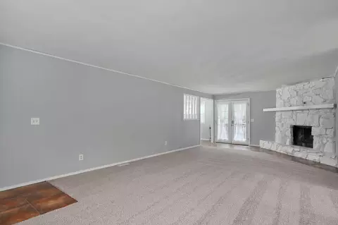 Living - 2653 W Blackburn Dr, Springfield, MO 65807 photo 3 of 4