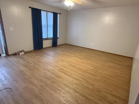 Living - 1001 N 13th Ave, Ozark, MO 65721 photo 2 of 2