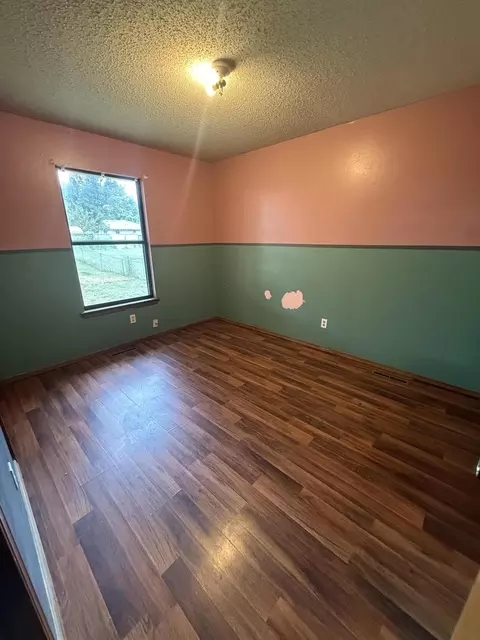 Bedroom - 1001 N 13th Ave, Ozark, MO 65721 photo 5 of 6