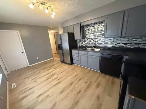 Kitchen - 1001 N 13th Ave, Ozark, MO 65721 photo 2 of 2
