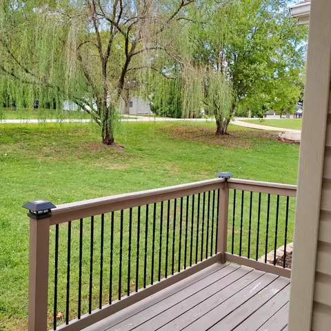 Exterior - 305 Meadow Rdg, Branson, MO 65616 photo 4 of 8