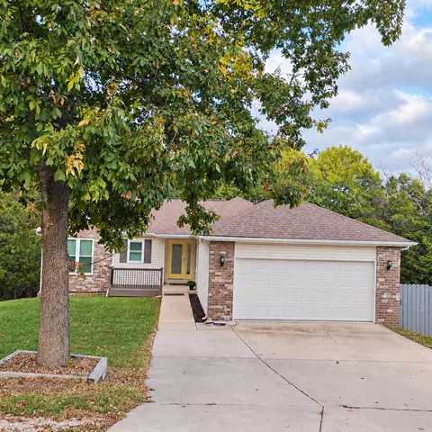 Exterior - 305 Meadow Rdg, Branson, MO 65616 photo 3 of 8