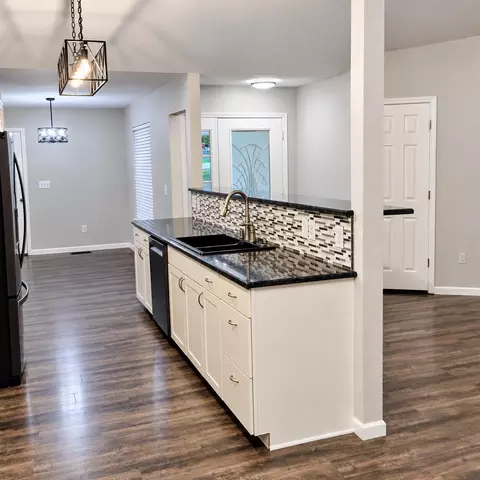 Kitchen - 305 Meadow Rdg, Branson, MO 65616 photo 3 of 6