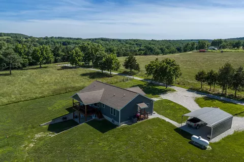 15221 Cleveland Rd, Houston, MO 65483