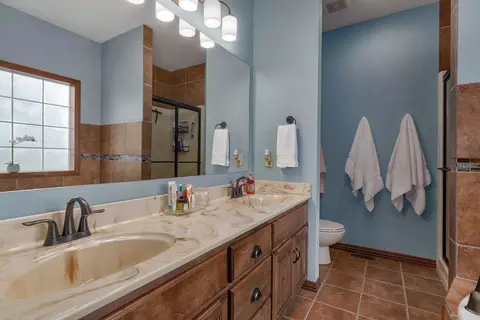 Bath - 366 Mount Sinai Rd, Clever, MO 65631 photo 1 of 3