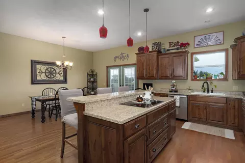 Kitchen - 366 Mount Sinai Rd, Clever, MO 65631 photo 4 of 5