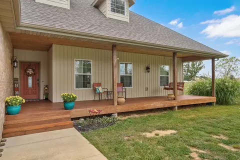 Exterior - 366 Mount Sinai Rd, Clever, MO 65631 photo 2 of 12