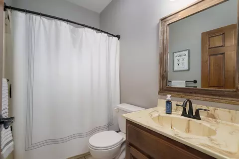 Bath - 366 Mount Sinai Rd, Clever, MO 65631 photo 3 of 3