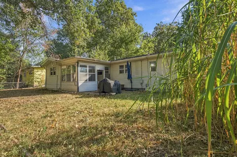 Exterior - 617 N Elmwood Ave, Springfield, MO 65802 photo 8 of 11