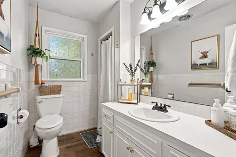 Bath - 617 N Elmwood Ave, Springfield, MO 65802 photo 1 of 3