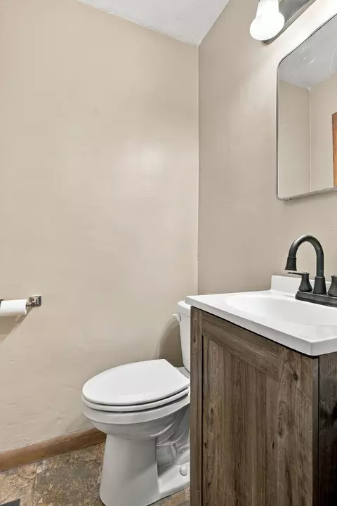 Bath - 617 N Elmwood Ave, Springfield, MO 65802 photo 2 of 3