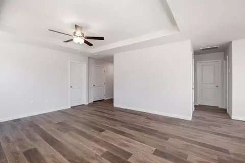 1325 W Maurice Dr, Bolivar, MO 65613 photo 5