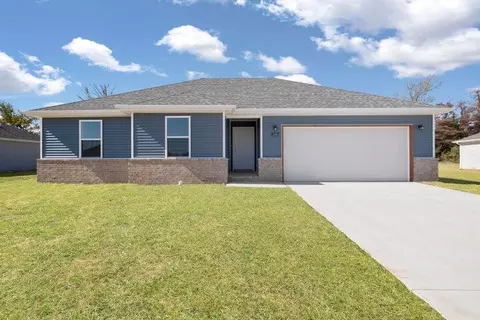 1325 W Maurice Dr, Bolivar, MO 65613
