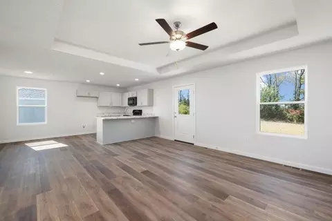 1325 W Maurice Dr, Bolivar, MO 65613 photo 2
