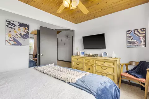 Bedroom - 445 Edgewater Beach Cir, Forsyth, MO 65653 photo 3 of 8
