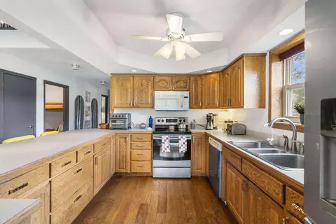 Kitchen - 445 Edgewater Beach Cir, Forsyth, MO 65653 photo 3 of 3
