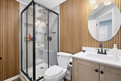 Bath - 1728 N Oak Grove Ave, Springfield, MO 65803 photo 1 of 3