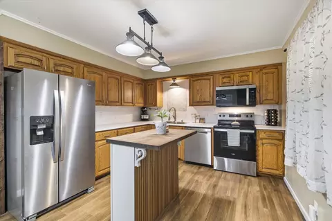 Kitchen - 1728 N Oak Grove Ave, Springfield, MO 65803 photo 1 of 3