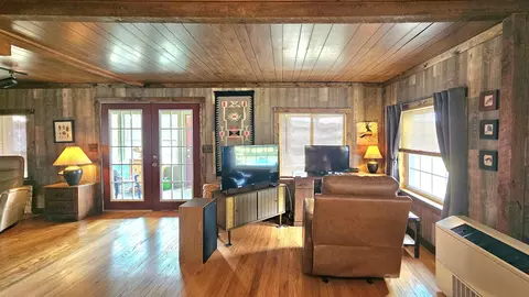 Living - 30349 County Road V-234, Drury, MO 65638 photo 4 of 5