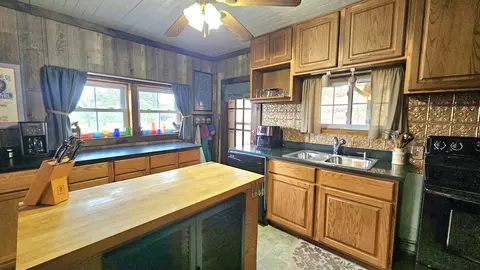 Kitchen - 30349 County Road V-234, Drury, MO 65638 photo 1 of 3