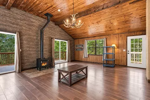 Living - 1166 Mills Rd, Ozark, MO 65721 photo 2 of 3