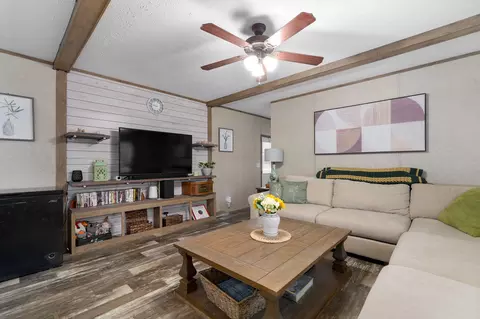 Living - 2041 2043 Us Highway 65, Buffalo, MO 65622 photo 1 of 1
