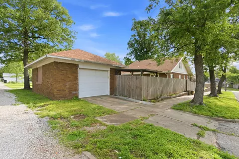 Exterior - 600 N Central Ave, Monett, MO 65708 photo 2 of 9