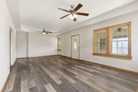 Living - 600 N Central Ave, Monett, MO 65708 photo 3 of 5