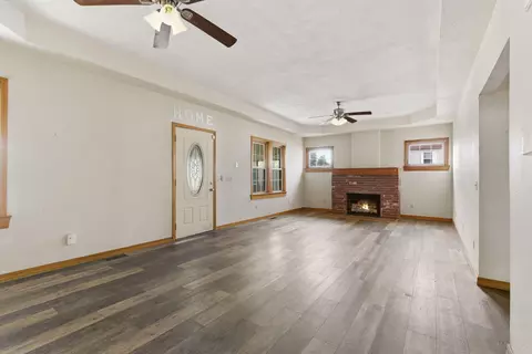 Living - 600 N Central Ave, Monett, MO 65708 photo 1 of 5