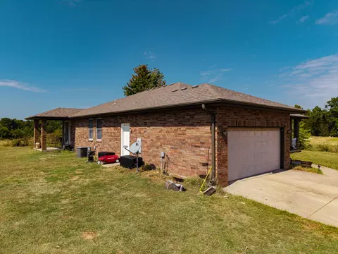 Exterior - 2088 State Highway Jj, Ozark, MO 65721 photo 4 of 9