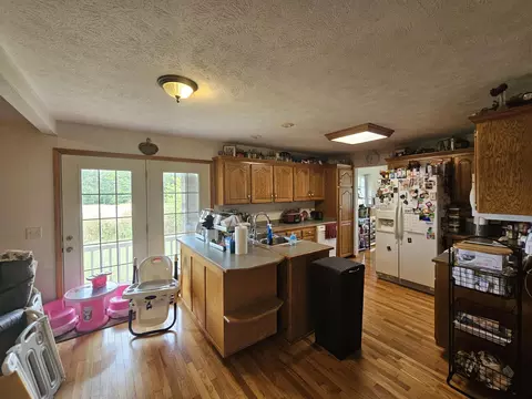 Kitchen - 2088 State Highway Jj, Ozark, MO 65721 photo 2 of 3