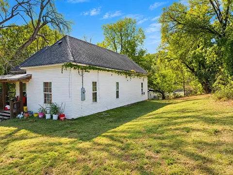 307 S Maple St, Galena, MO 65656 photo 2