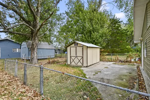 Exterior - 1261 W North St, Springfield, MO 65803 photo 5 of 6