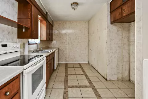 Kitchen - 1261 W North St, Springfield, MO 65803 photo 3 of 3