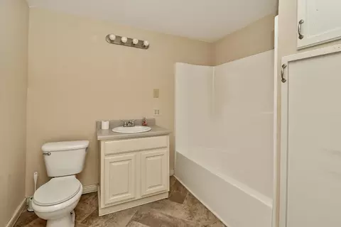 Bath - 1261 W North St, Springfield, MO 65803 photo 3 of 3