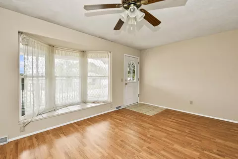 Living - 1261 W North St, Springfield, MO 65803 photo 3 of 10
