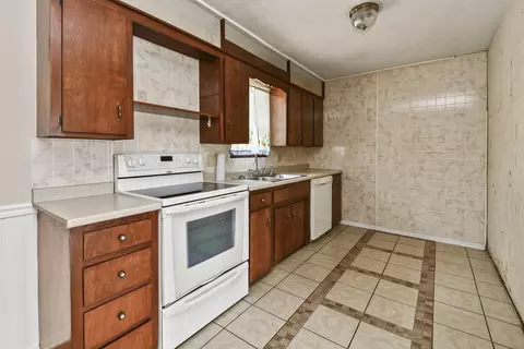 Kitchen - 1261 W North St, Springfield, MO 65803 photo 1 of 3