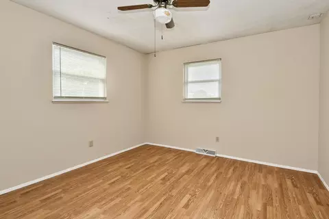 Bedroom - 1261 W North St, Springfield, MO 65803 photo 3 of 6