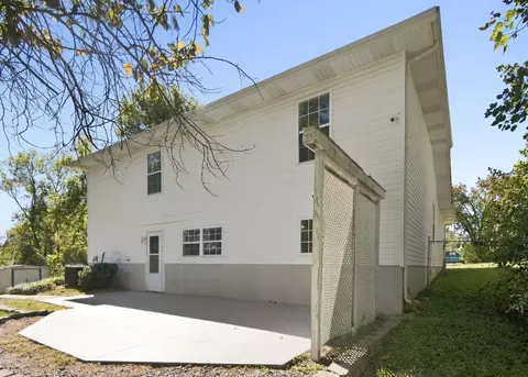 Exterior - 2702 S 14th St, Ozark, MO 65721 photo 5 of 6