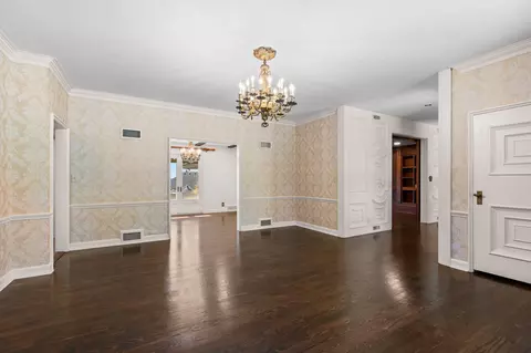 Dining - 3886 E Hawthorne Hill Ln, Springfield, MO 65809 photo 2 of 3